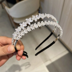 Serre-Tête Élégant en Alliage Zirconia Motif Feuille Florale pour Femmes Bandeau à Cheveux Incrusté de Strass Accessoires de Coiffure pour Fête Mariage