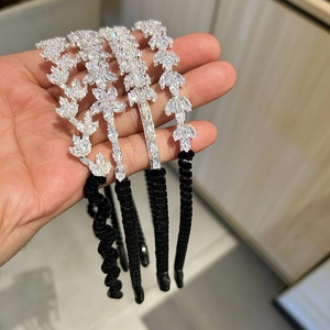 Ensemble de serre-têtes en cristal de zircon étincelant avec motifs floraux argentés