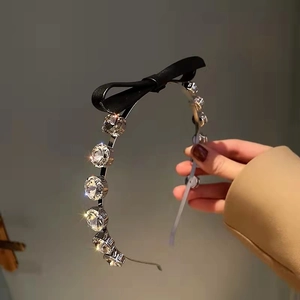 Serre-tête Élégant en Alliage avec Nœud en Strass pour Femmes Style Coréen Fine Cerceau à Cheveux avec Cristaux Accessoires Cheveux