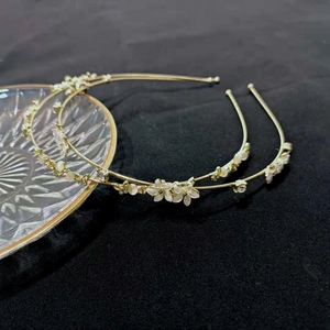 Korean Vintage Forest Style Alloy Headband For Women Elegant White Flower Bowknot Rhinestone Inlaid Gold Metal Hair Hoop
