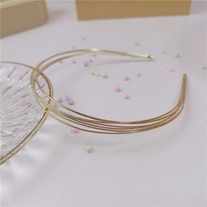 Serre Tête Minimaliste Multi Couches en Métal Doré pour Femmes Elégant Serre Tête en Fil de Fer Mince Accessoires de Coiffure Géométriques à la Mode