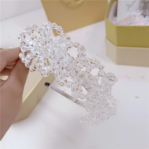 Serre-tête élégant en perles transparentes avec motifs floraux géométriques tissés