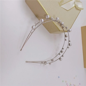 Elegante cerchietto a doppio strato con perle argentate da donna con perle bianche