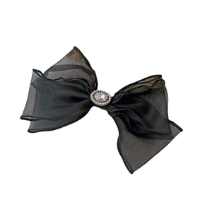 Barrette papillon en tulle noir élégante avec centre en perles et strass vintage