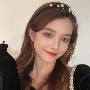 Elegant three-layer pearl headband for women featuring vintage Korean minimalist style