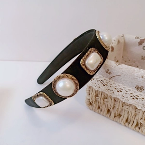 Baroque Vintage Black Velvet Wide Headband With Faux Artificial Pearl Gold Alloy Frame Elegant Fashion Hair Accessories For Women Party