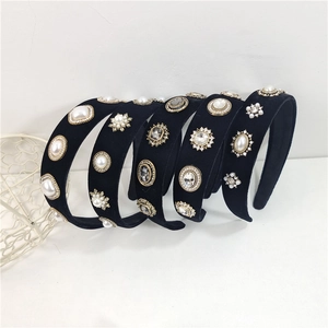 Baroque Vintage Velvet Wide Headband For Women With Faux Artificial Pearl Rhinestone Embellishment Retro Palace Style Hair Hoop Accessory