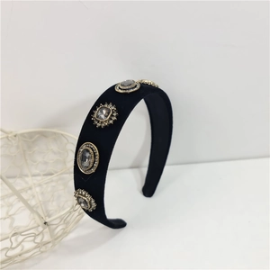 Baroque velvet headband in black with vintage rhinestones and gold jewelry details