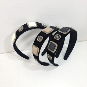 Baroque Velvet Headband For Women Vintage Rhinestone Padded Hair Band Palace Style Wide Hair Hoop Fashion Hair Accessories