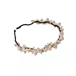 Serre-tête coréen avec perles roses et cristaux blancs pour une coiffure élégante