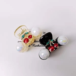 French Vintage Cherry Artificial Pearl Hair Claw Clip Small Resin Rhinestone Hair Accessories Sweet Elegant Fruit Hair Clip For Women