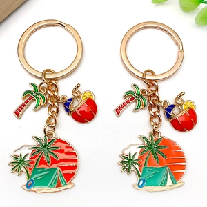 Porte-Clés de Voyage Camping en Émail Alliage de Zinc Cocotier Tente Montagne de Neige Pendentif Vacances d'Été Plage Souvenir