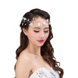 Serre-tête de mariée fait main avec fleurs en dentelle et perles pour mariage chic