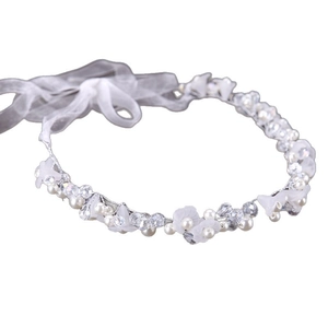 Bandeau de mariée avec fleurs blanches, perles et cristaux avec rubans en organza réglables