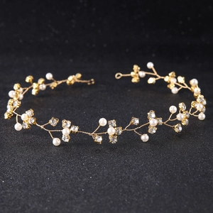 Exquisite bridal headband with white pearls and rhinestones on gold wire base