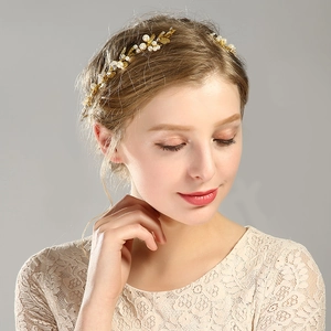 Serre-tête feuilles dorées élégant avec perles blanches pour mariages et fêtes