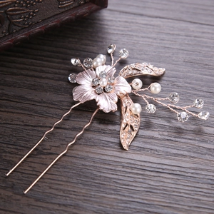Forcina da sposa in oro rosa con foglie di cristallo e perle per acconciature da matrimonio