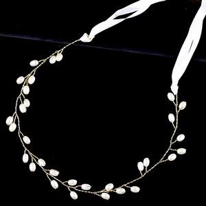 Vigne de Cheveux en Künstliche Perles Dorées Faite à la Main pour Mariage Mariée Bijou de Tête Avec Ruban de Satin Élégant Fleur Feuille Femme