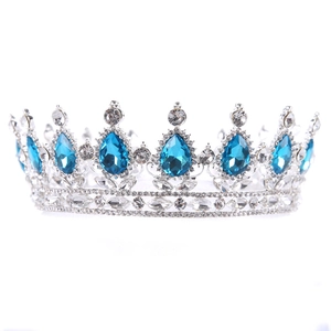 Couronne baroque en argent avec strass bleus en forme de larme et cristaux brillants