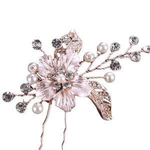 Forcina per capelli da sposa in oro rosa con foglie di cristallo e fiore di perle