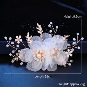 Handmade bridal hair comb with white fabric flowers and pearls, size 15x9.5cm