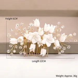 Peigne à cheveux de mariée fait main avec fleurs en cristal blanc et perles dorées