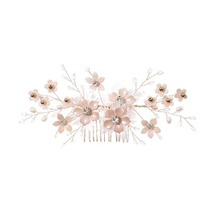 Peigne à cheveux de mariée fait main avec fleurs roses, perles blanches et fil doré