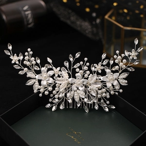Peigne à cheveux de mariée exquis avec perles et cristaux, design floral argenté