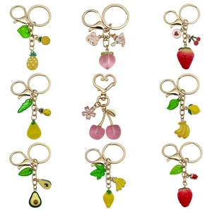 Creative 3D Simulation Fruit Keychain Resin Alloy Gold Plated Strawberry Banana Peach Pendant Bag Charm Decorative Gift Women