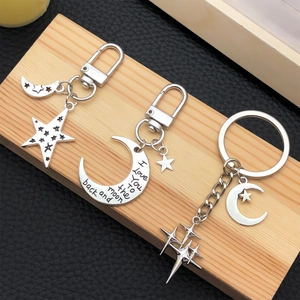 Lot de porte-clés argentés avec pendentifs lune étoile et gravure d'inspiration