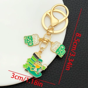 Détails et dimensions du porte-clés de la Saint-Patrick avec bière et botte en alliage