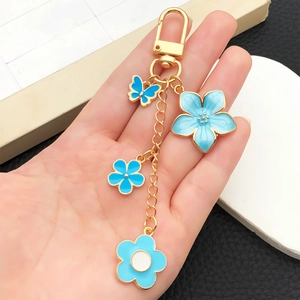 Porte-clés en Alliage de Zinc Émail Bleu Rose Fleur de Cerisier Papillon Crochet en U Pendentif de Sac Créatif Bijoux Femme