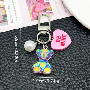 Porte-clés ours holographique en résine avec breloque cœur et perle rose