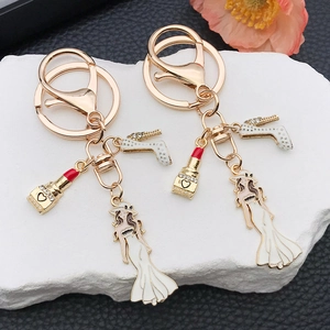 Mode Zinklegierung Multi Anhänger Schlüsselanhänger Mit Lippenstift High Heel Modell Anhänger Emaille Strass Schlüsselring Für Damen Taschen Schmuck Geschenk