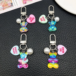 Porte-Clés Ours en Résine Iridescente Avec Pendentif Coeur Lettre et Fausse Künstliche Perle Charme de Sac Cadeau Mignon