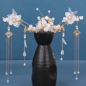 Vintage gold hair crown set with white flower petals, pearls and long tassels