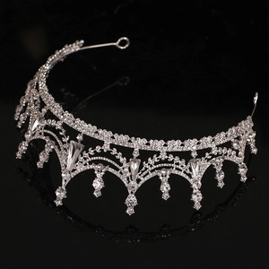 Couronne de mariée semi-circulaire argentée avec strass pour mariages et soirées