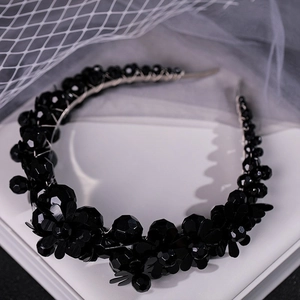 Serre-tête de mariée européen avec perles de cristal noires et design de fleurs