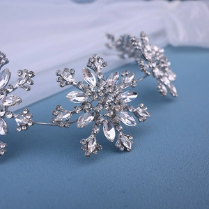 Tiara de mariée élégant argenté avec flocons de neige et strass en cristal brillants