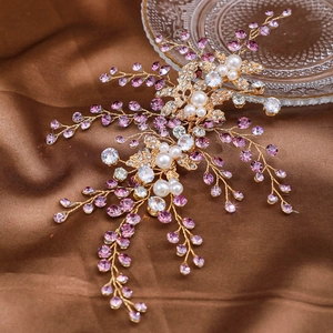 Serre-tête de mariée doré avec strass roses et perles blanches faits main sur soie