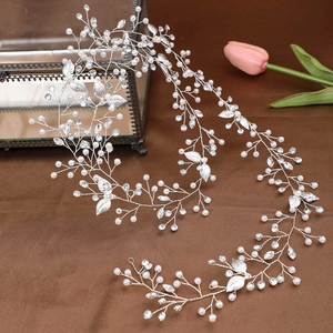 Vigne de cheveux de mariée élégante avec perles et cristaux pour coiffures de mariage