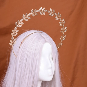 Vintage Gold Halo Crown Headband For Women Artificial Pearl Filigree Baroque Wedding Party Hair Accessory Elegant Metal Leaf Headwear