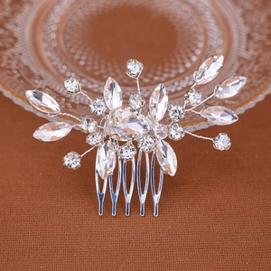 Peigne à cheveux de mariée argenté élégant avec strass en forme de goutte d'eau