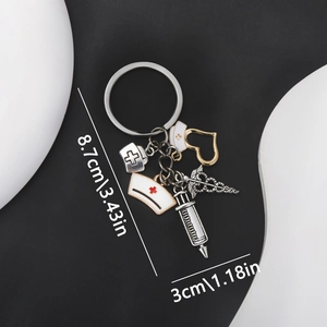 Porte-clés médical avec chapeau d'infirmière seringue et pendentif cœur en alliage