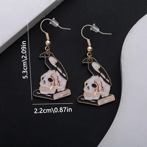 Gothic Rabe auf Totenkopf Ohrringe mit Maßen 5,3 cm Länge und 2,2 cm Breite