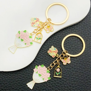 Porte-clés bouquet rose avec pendentif Mama et papillon pour la fête des mères