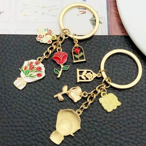 Golden tulip and rose bouquet keychain with MAMA tag for Mother's Day gifts