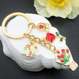 Golden keychain with MAMA charm and red tulip floral bouquet for Mother's Day gifts