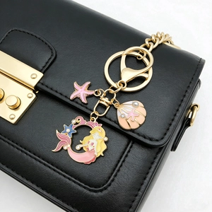 Porte-clés en Alliage Sirène de Dessin Animé Coquillage Étoile de Mer Or Émail Bijou de Sac Avec Strass Perle Artificielle Thème Marin Bijoux Femme Cadeau