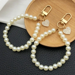 Faux Artificial Pearl Heart Keychain Gold Zinc Alloy Rhinestone Beaded Bag Pendant Mobile Phone Case Wristlet Strap For Women Jewelry